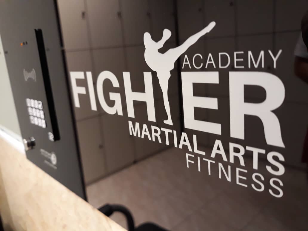 پنل رختکن باشگاه رزمی مبارز