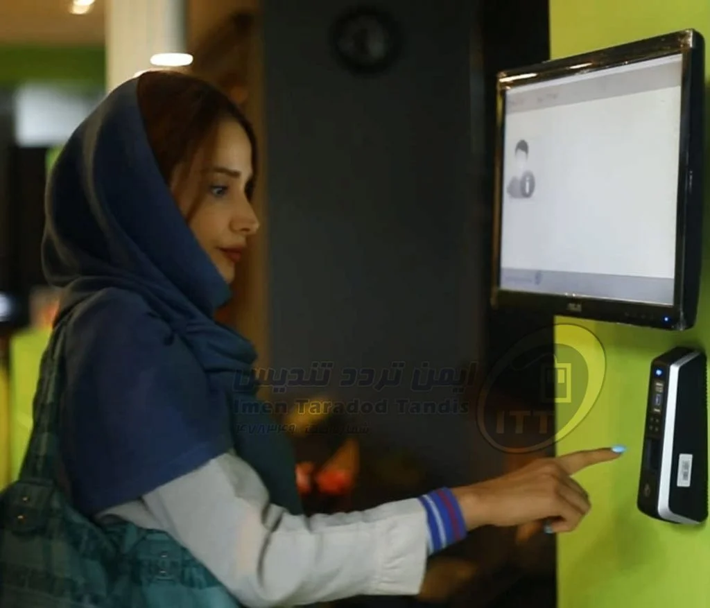 دستگاه حضور غیاب باشگاهی