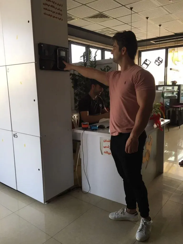 باشگاه ورزشی گلدن کلاب کیش